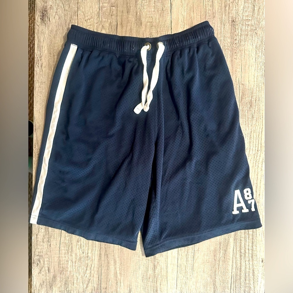 Aeropostale Men’s Navy Blue and White Athletic Shorts Size Medium